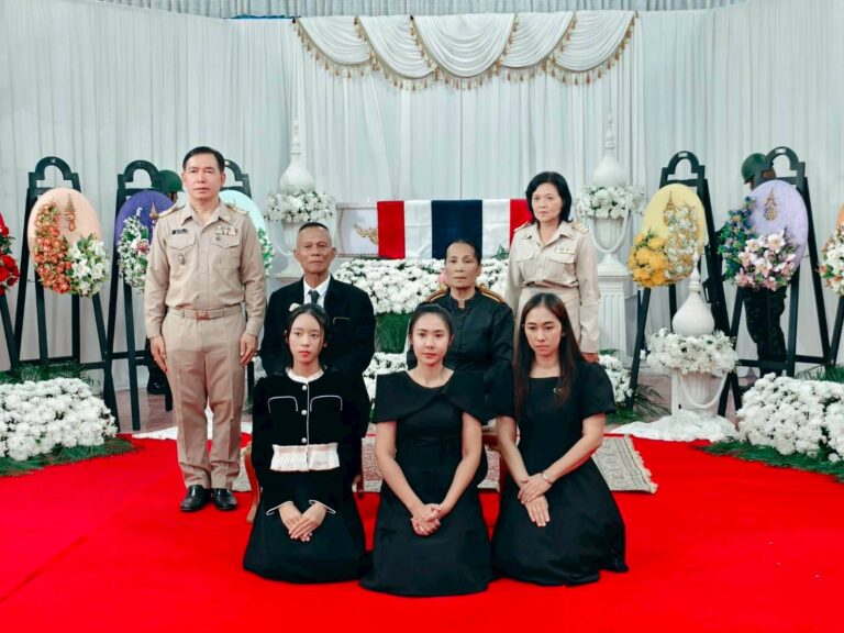 พิธีสวดพระอภิธรรมศพ สิบเอกจิรายุส อินทุมาน สังกัดกองพันจู่โจม หน่วยบัญชาการสงครามพิเศษ ซึ่งเสียชีวิตจากการปฏิบัติหน้าที่ ในเหตุปะทะระหว่างไทย – กัมพูชา