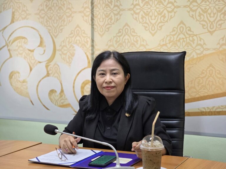 การประชุมขับเคลื่อนขับเคลื่อนสถานศึกษา เพื่อสมัครเป็นสมาชิกสวนพฤกษศาสตร์โรงเรียน โครงการงานสวนพฤกษศาสตร์โรงเรียนในสมเด็จพระเทพรัตนราชสุดาฯ สยามบรมราชกุมารี จังหวัดสิงห์บุรี
