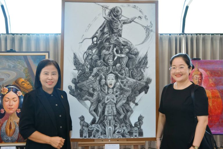 ศึกษาธิการจังหวัดสิงห์บุรี ร่วมชมงาน “สร้างศิลป์ ถิ่นวีรชน”